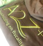 Basic hoodie met borduring – gepersonaliseerd met naam of logo